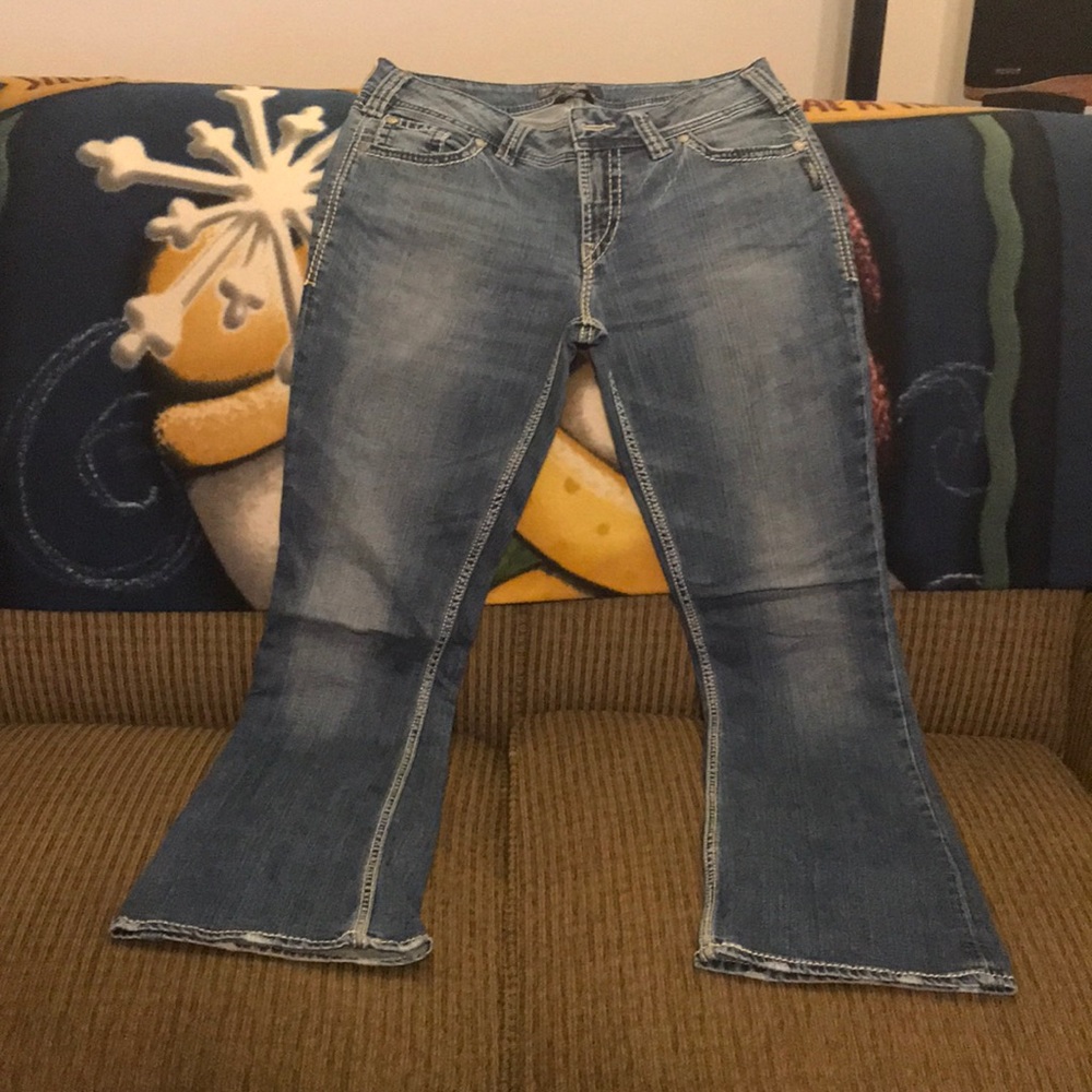 WOMEN SILVER BRAND JEANS!!! EUC